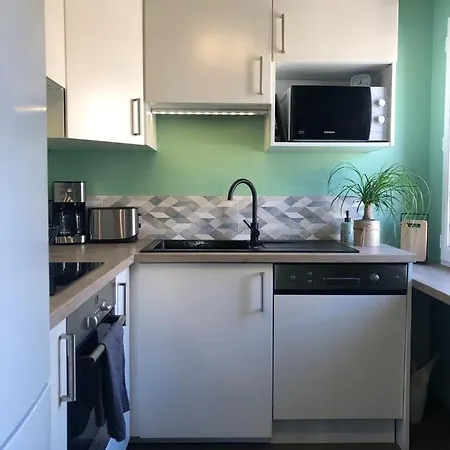 Charme Intra-muros, P2 De 50m² + Parking Gratuit Apartment *