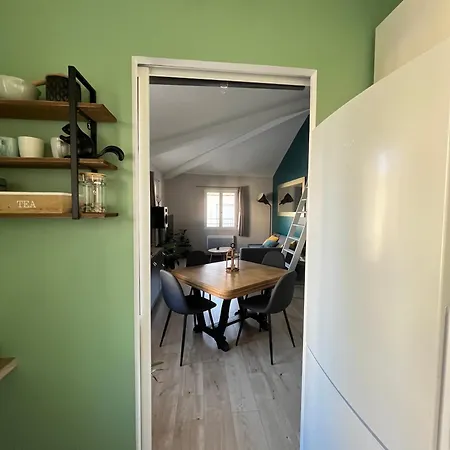 Charme Intra-muros, P2 De 50m² + Parking Gratuit Aigues-Mortes