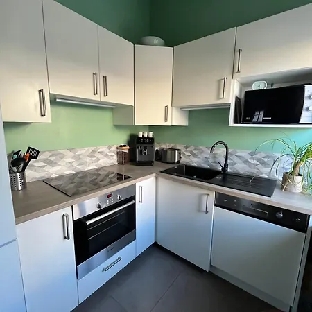 Charme Intra-muros, P2 De 50m² + Parking Gratuit Apartment