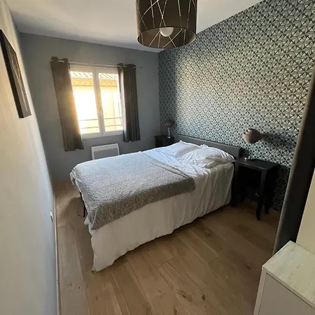 Apartment Charme Intra-muros, P2 De 50m² + Parking Gratuit